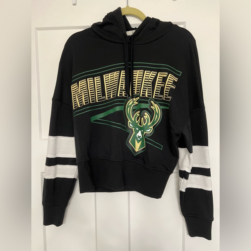 Milwaukee Bucks Junkfood cropped hoodie
